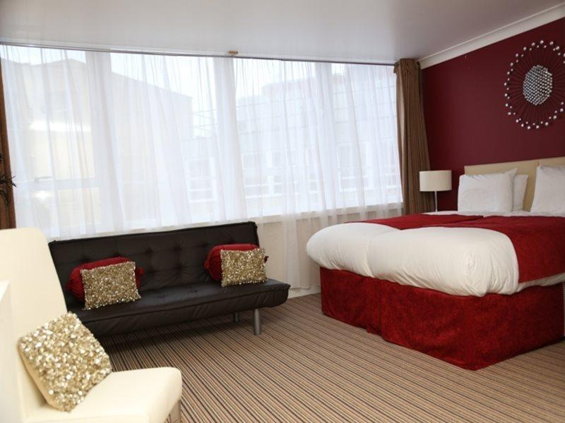 Stuart Hotel Luton  Buitenkant foto