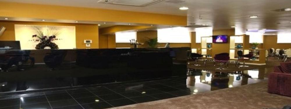 Stuart Hotel Luton  Buitenkant foto