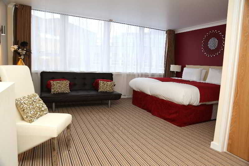 Stuart Hotel Luton  Buitenkant foto