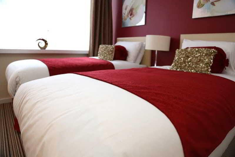 Stuart Hotel Luton  Buitenkant foto